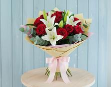 Букет цветов из:  Лилии и Розы в Перелёшинский