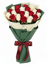 Букет Микс из красных и белых роз в Перелёшинский