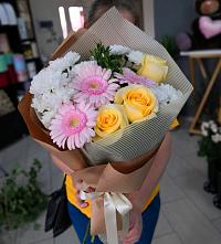 Букет цветов из:  Герберы, Розы и Хризантемы в Перелёшинский