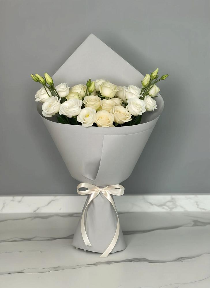 Букет цветов из: Розы и Лизиантусы в Перелёшинский