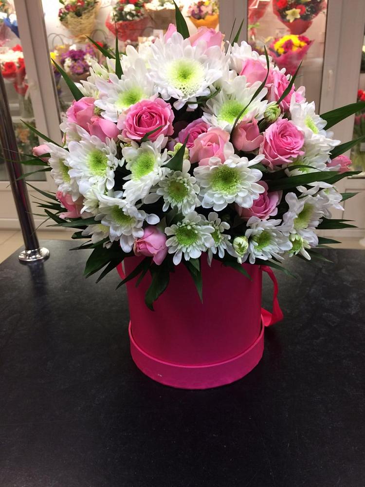 Цветочная композиция из Розы и Хризантемы в шляпной коробке в Перелёшинский